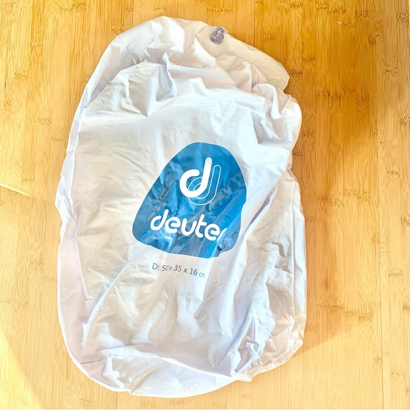 Deuter Inflatable Bladder for Backpack Display - Picture 3 of 4